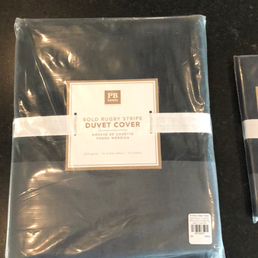 NEW Pottery Barn Teen Duvet Cover and  2 Shams - Picture 2 of 4